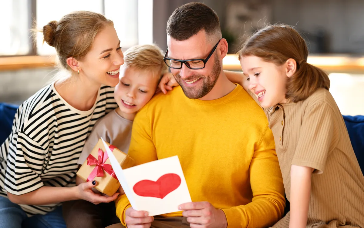 Horoszkópja szerint egy jó apa, remek férj a családjával együtt.