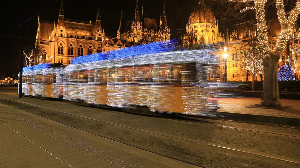 christmas light tram
Villamos