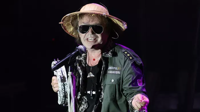 Szikora Robi új albuma igazi meglepetés: AI-val énekel