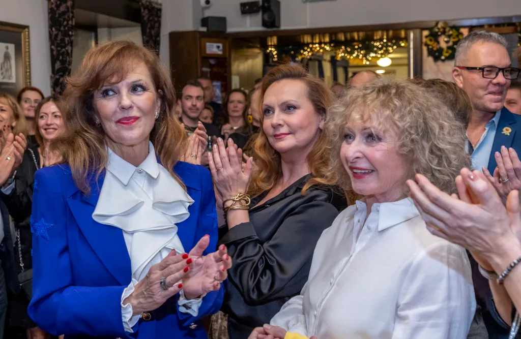 Tóth Enikő, Szőlőskei Tímea, és Bánsági Ildikó is csodálatosan szerepelt az este.