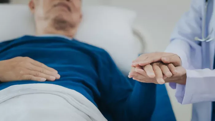 Ezt mondjuk a haldoklónak, hogy békésen távozzon