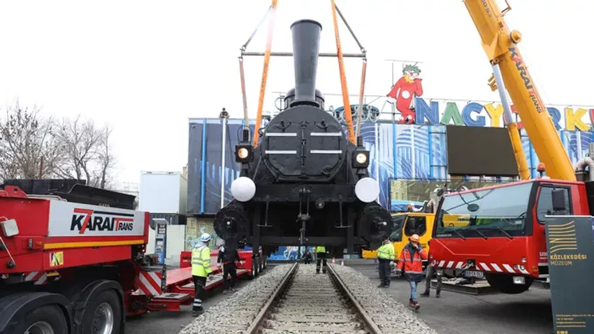 A világ most ránk figyel: 100 éves matuzsálem a Fővárosi Nagycirkusz előtt!