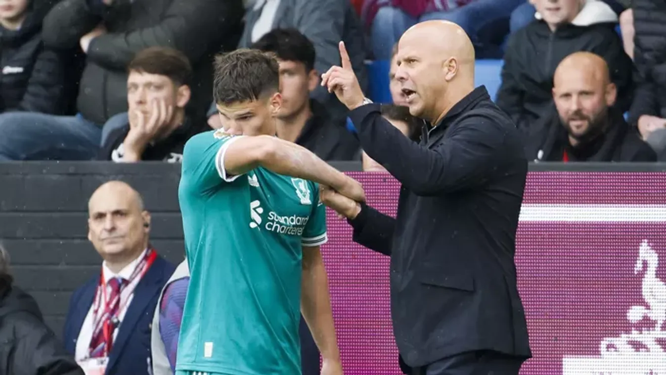 Fájó döntés, Arne Slot nem számít Kerkez Milosra