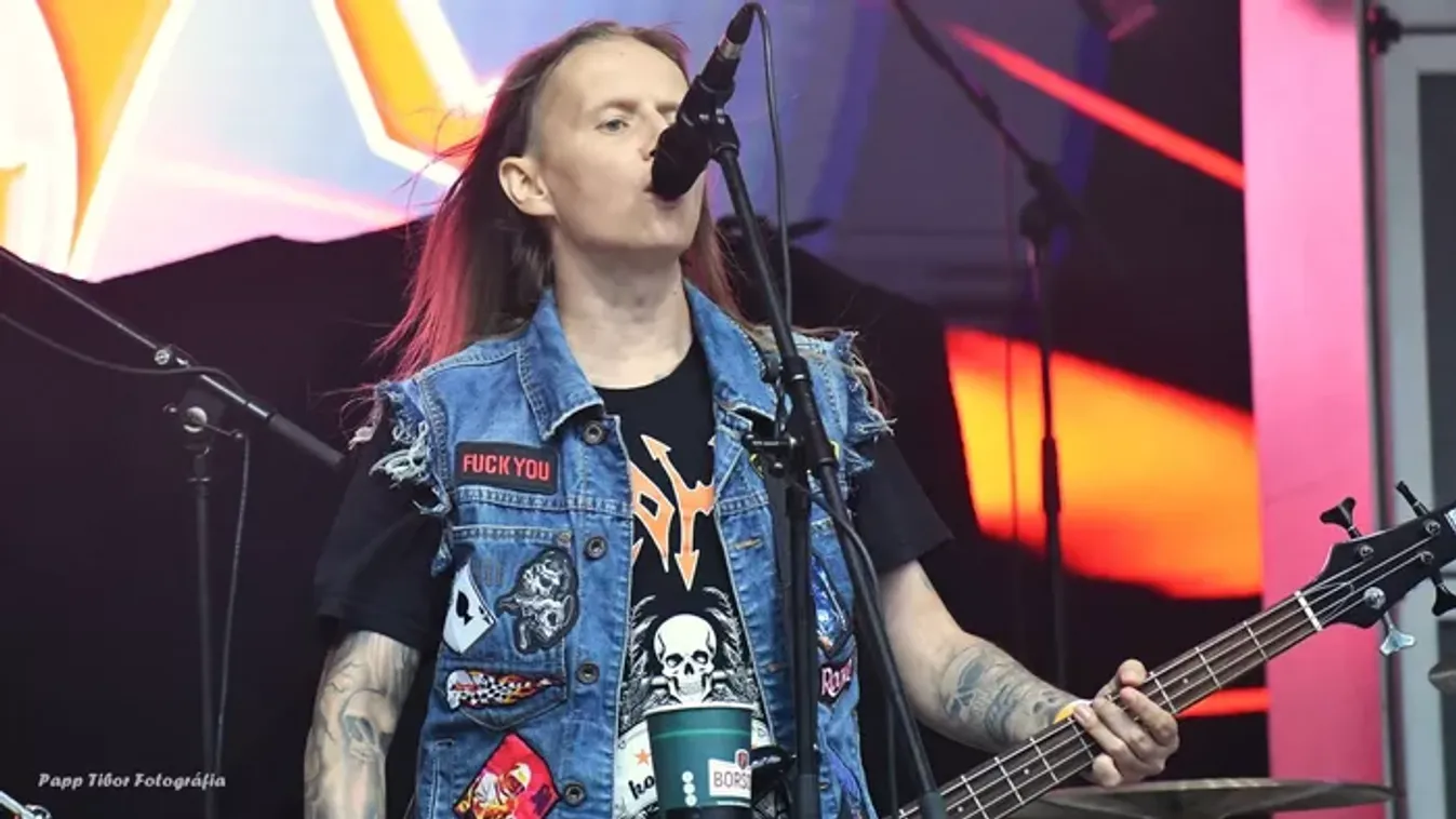 A halál torkából tért vissza a magyar énekes: most ismét kórházba került