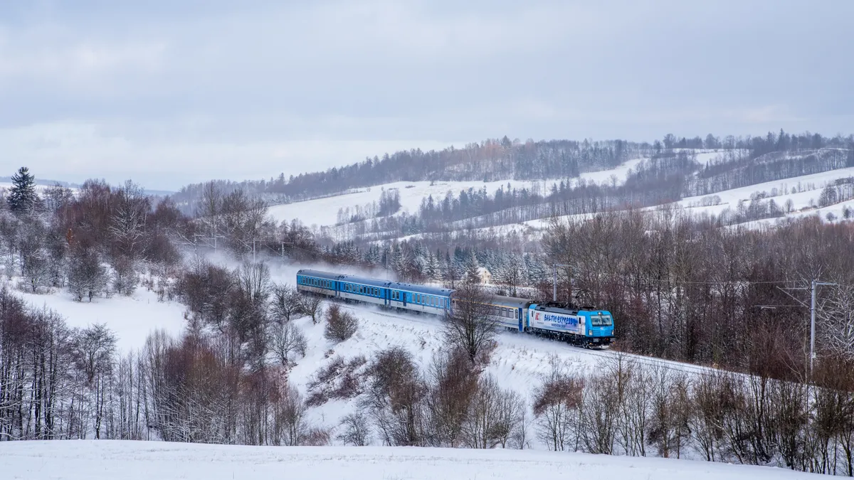 A világ egyik legszebb útvonala a Baltic Express vasútvonal, amely téli tájakon is átvág.