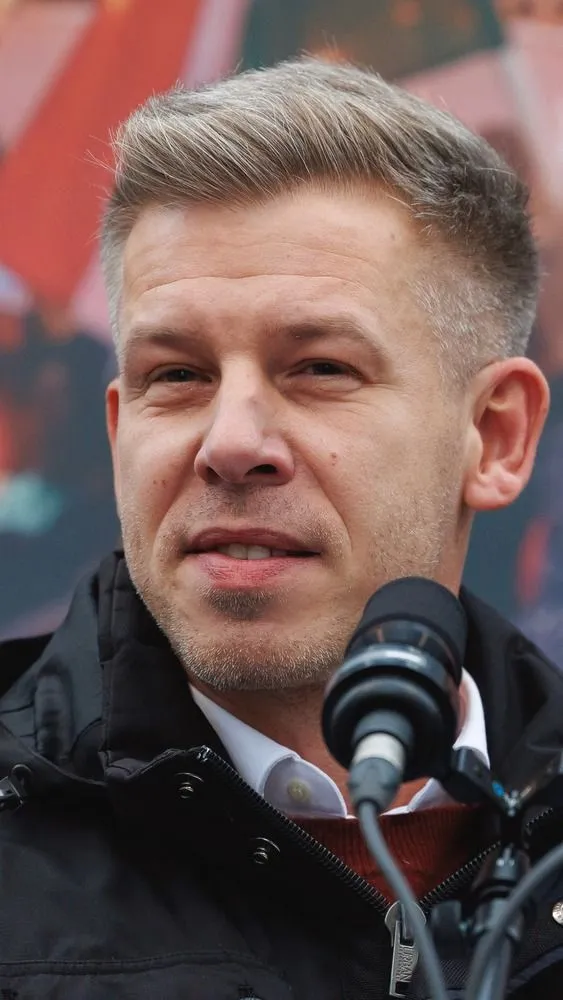 A Tisza öt perc alatt elvenné a 14. havi nyugdíjat