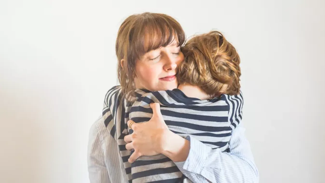 Örökbefogadni a gyerekünket – amikor egyet nő a szívünk