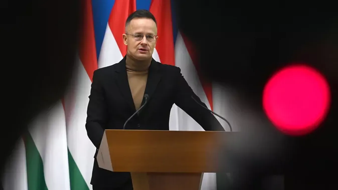 Szijjártó Péter: Idő előtt megkezdődött a paksi első betonöntéshez szükséges vasbeton-szerkezet építése