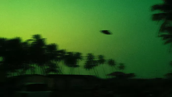 Döbbenet, magára hagyták a pilótát az UFO-kkal