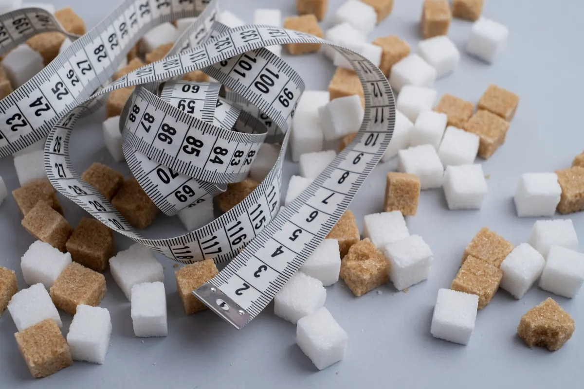 Cukormentes élelmiszerek közé nem tartozó fehér és barna kockacukrok