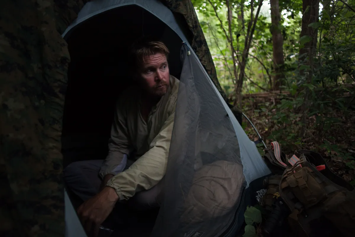 Karl Bushby a Goliath Expedíción egy sátorban.