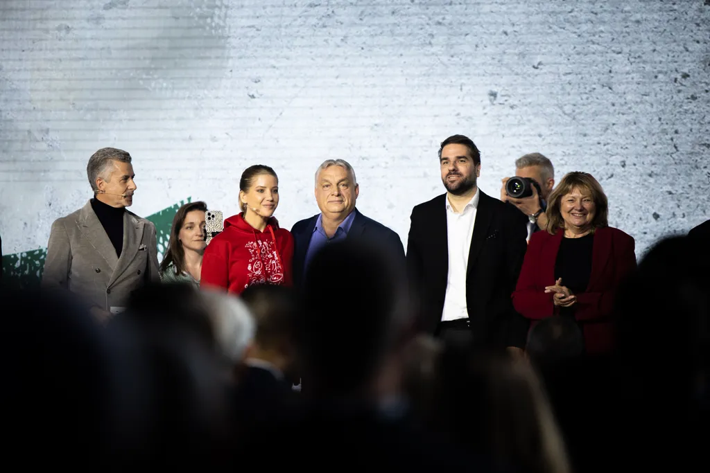 2025.12.06
HEGY / Kecskemét
Rakay Philip,Szabó Zsófi,OV,Fekete Rajmund,Takácsné Stalter Judit