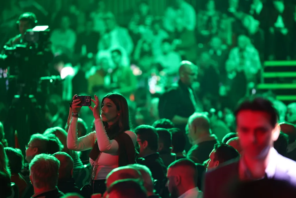 Háborúellenes Gyűlés, Mohács, 2025.12.13
DÁP, HEGY
 Tömeg