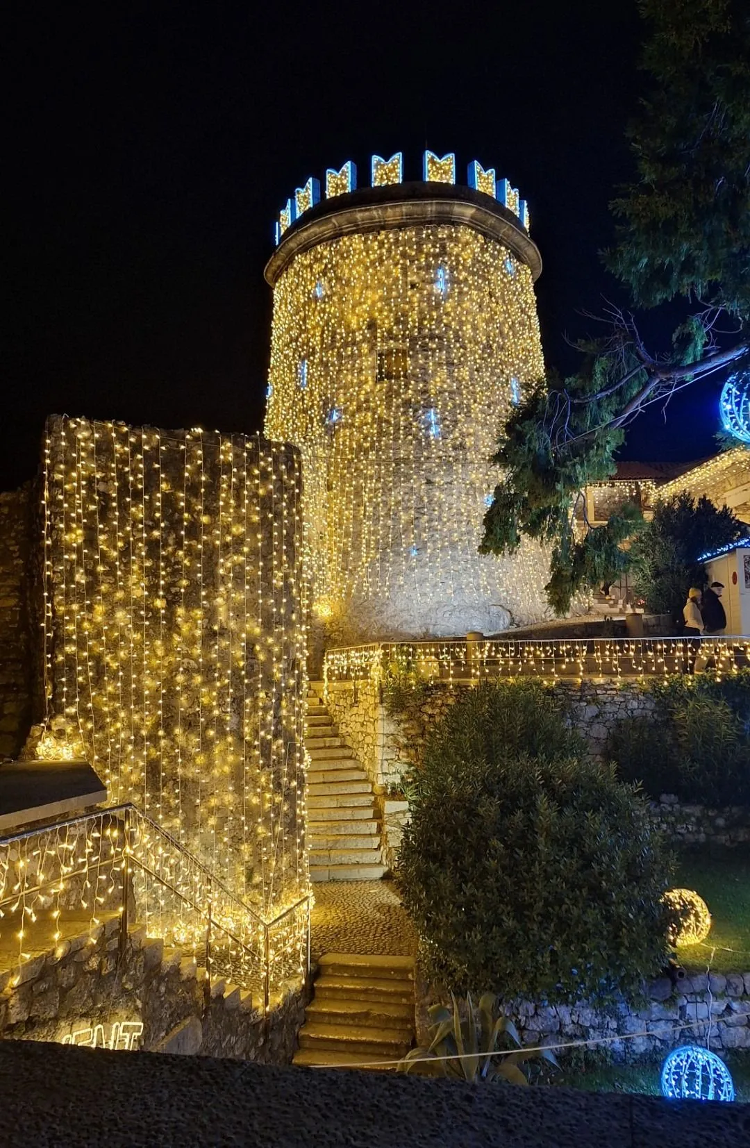 A fiumei Gradina Trsat karácsonyi vásár idején.