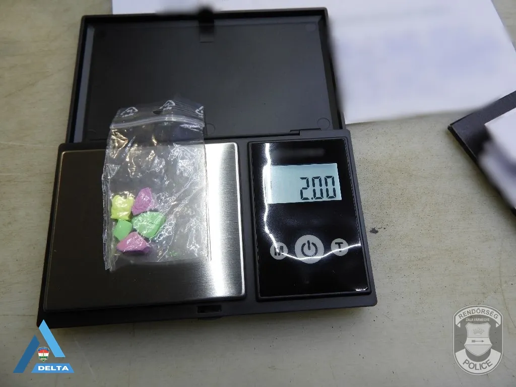 A rendőrök a közterületi támogató alosztály segítségével november 28-án éjszaka fogták el a terjesztőt