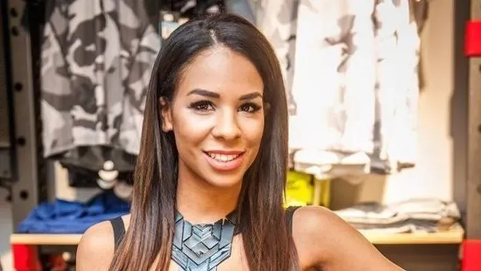 Tücsi villantott: minden tekintet a bombázóra szegeződött