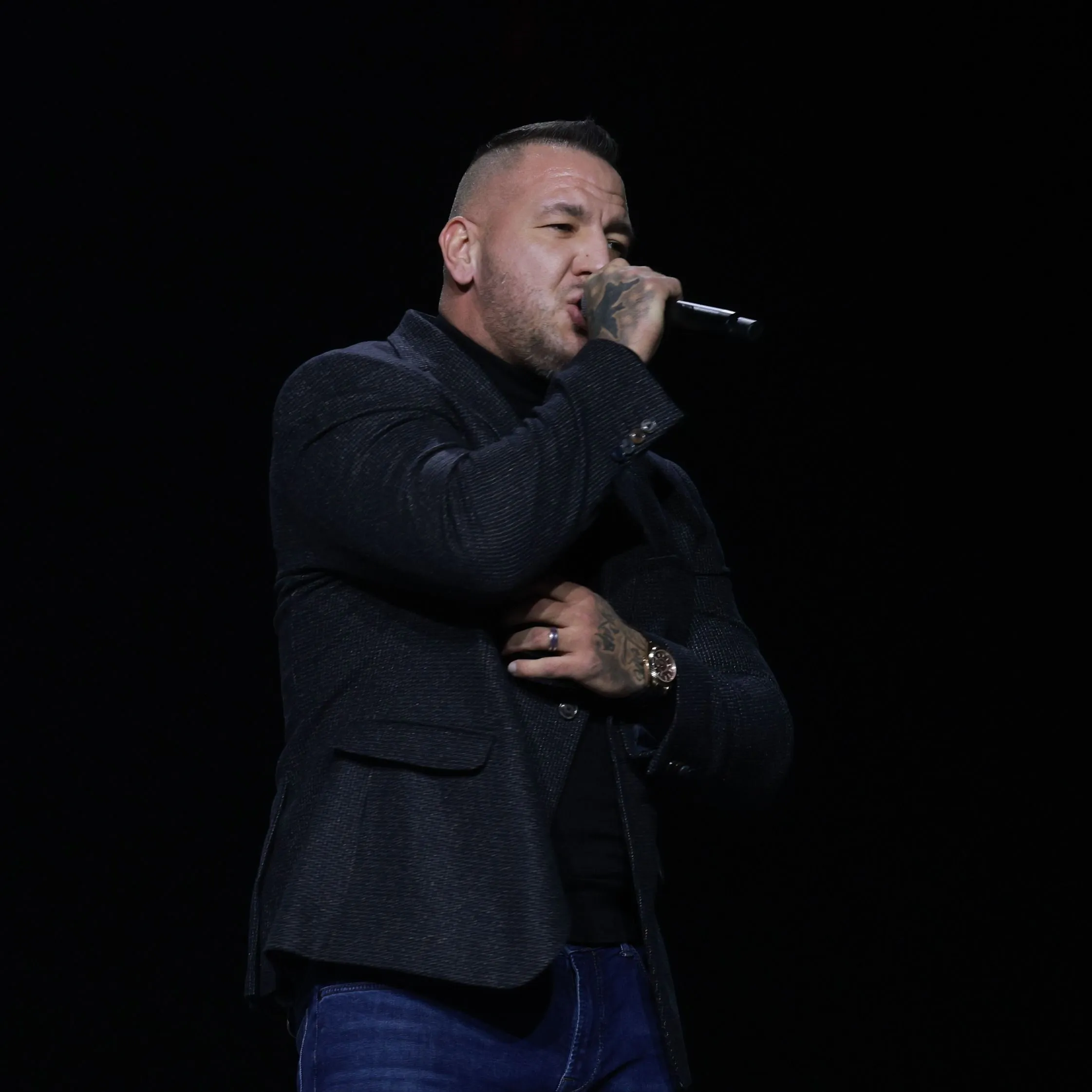 Curtis kimondta, Orbán Viktor pedig megosztotta: „Sofőrrel jöttem és józanul”