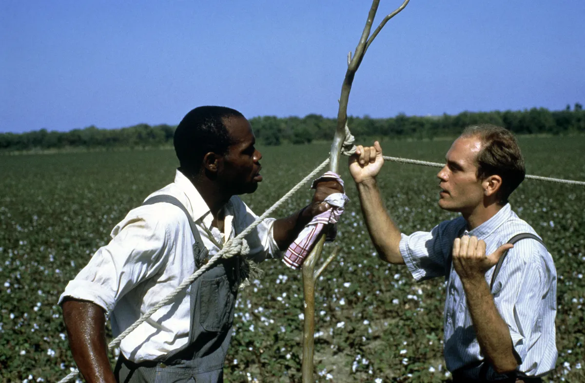 Danny Glover és John Malkovich a Hely a szívemben egy jelenetében.