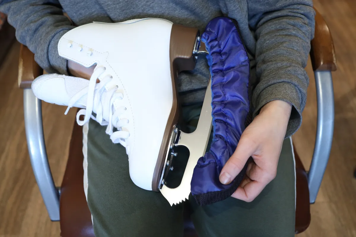 Húzz a pengékre puha pengehuzatot.