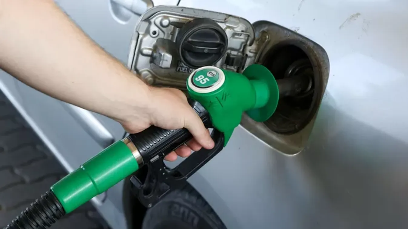 Egy napig bírd ki tankolás nélkül: ennyivel kell kevesebbet fizetni a kutakon!