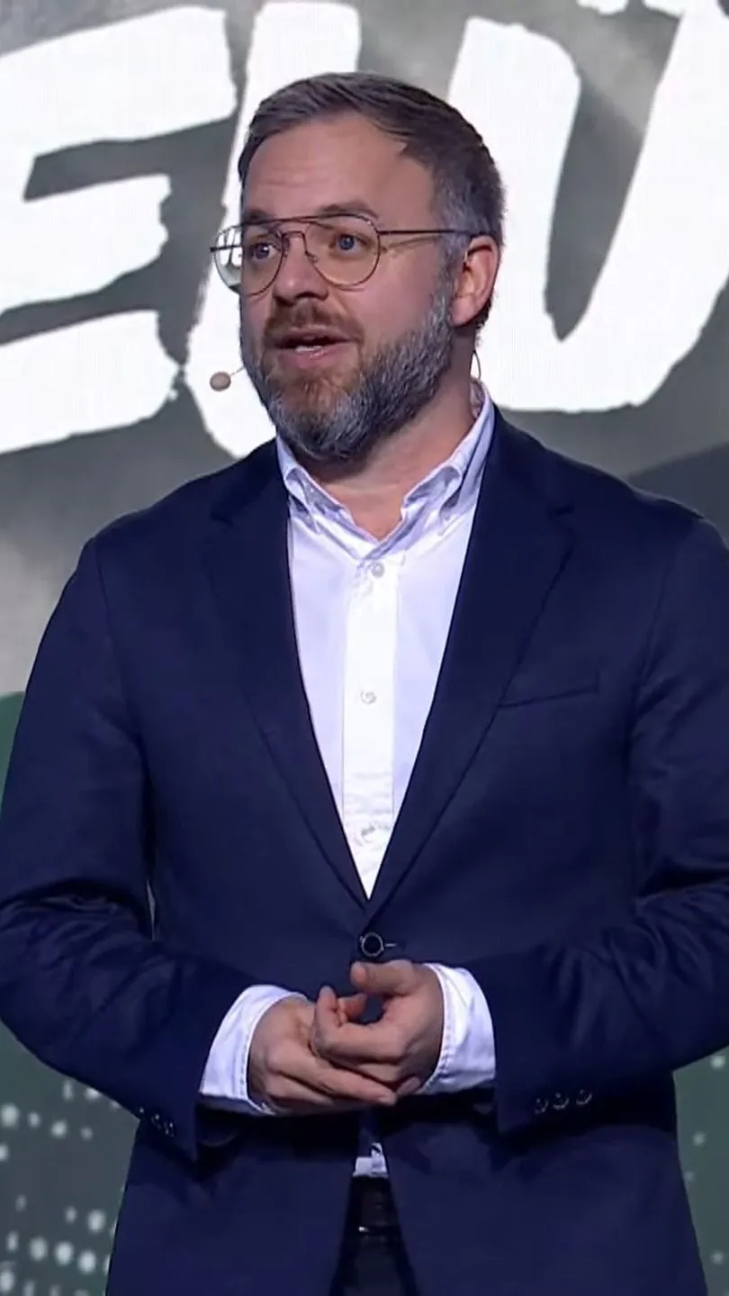 Orbán Balázs is felszólalt a Háborúellenes Gyűlésen