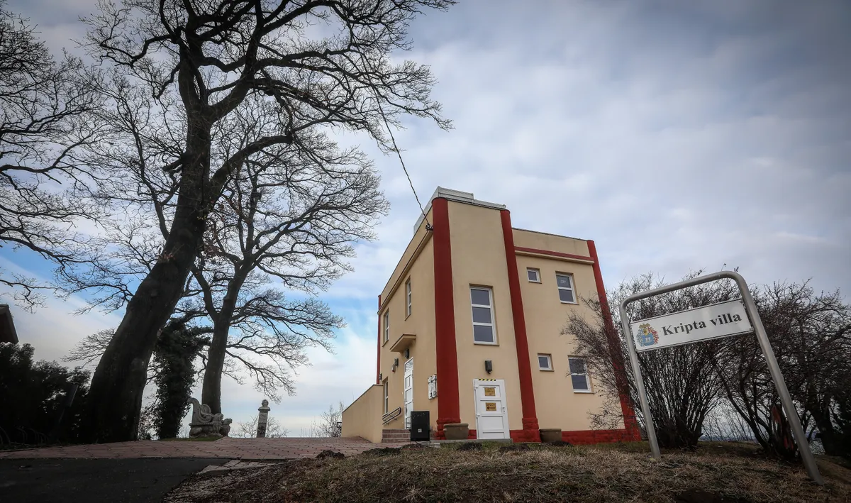 A fonyódi Kripta Villa épülete egy hátborzongató magyarországi helyszín.