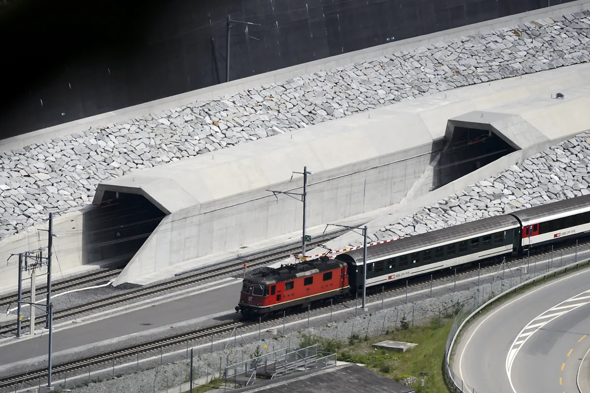 Gotthard-bázisalagút, Svájc