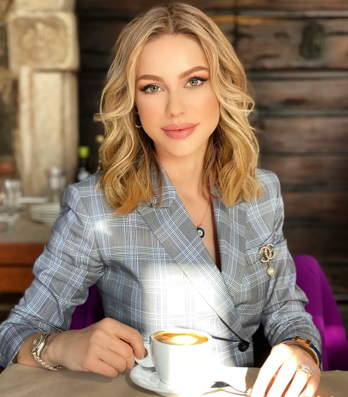 Csősz Bogi imád dolgozni, mindene a munka.