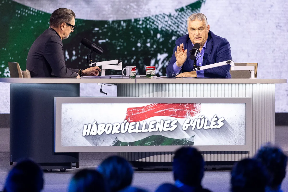 Orbán Viktor Csiszár Jenővel beszélgetett a kecskeméti Háborúellenes Gyűlésen