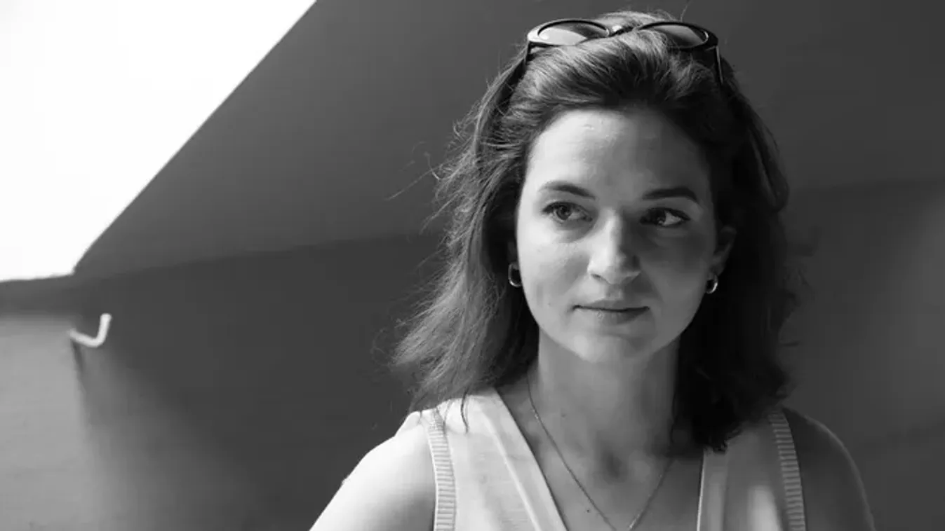 "Szeretünk, Bogi" – itt az első fotó Koós Boglárka sírjáról: a színésznő 27 évesen vetett véget az életének