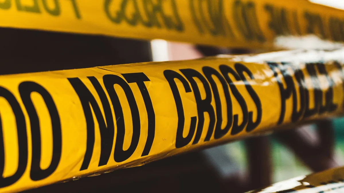 Helyszínelők lepték el az eltűnt Sándor otthonát.