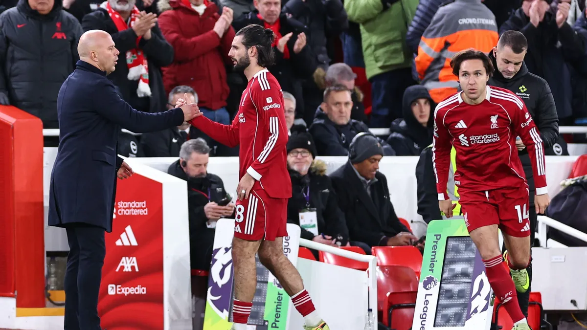 Szoboszlai Dominikot sérülés miatt lecserélte Arne Slot a Liverpool-Brighton meccsen