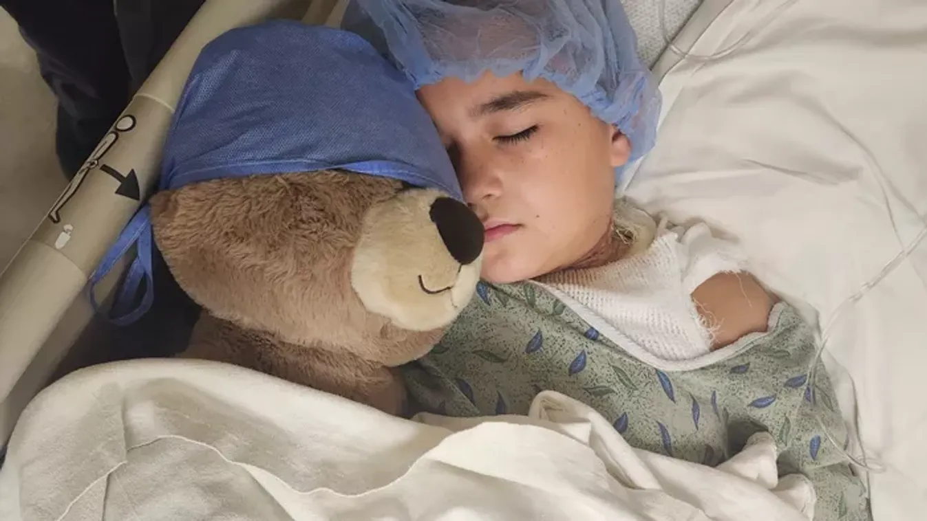 Majdnem meghalt egy 8 éves kisfiú áramütés miatt - az ágyon hagyott telefon töltője miatt történt kis híján tragédia