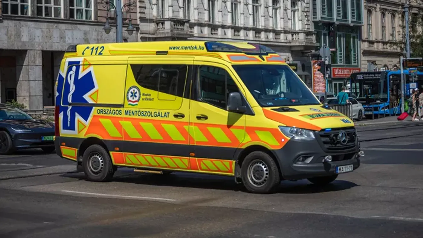 Brutális buszbaleset történt hazánkban, súlyos sérültekkel rohantak kórházba