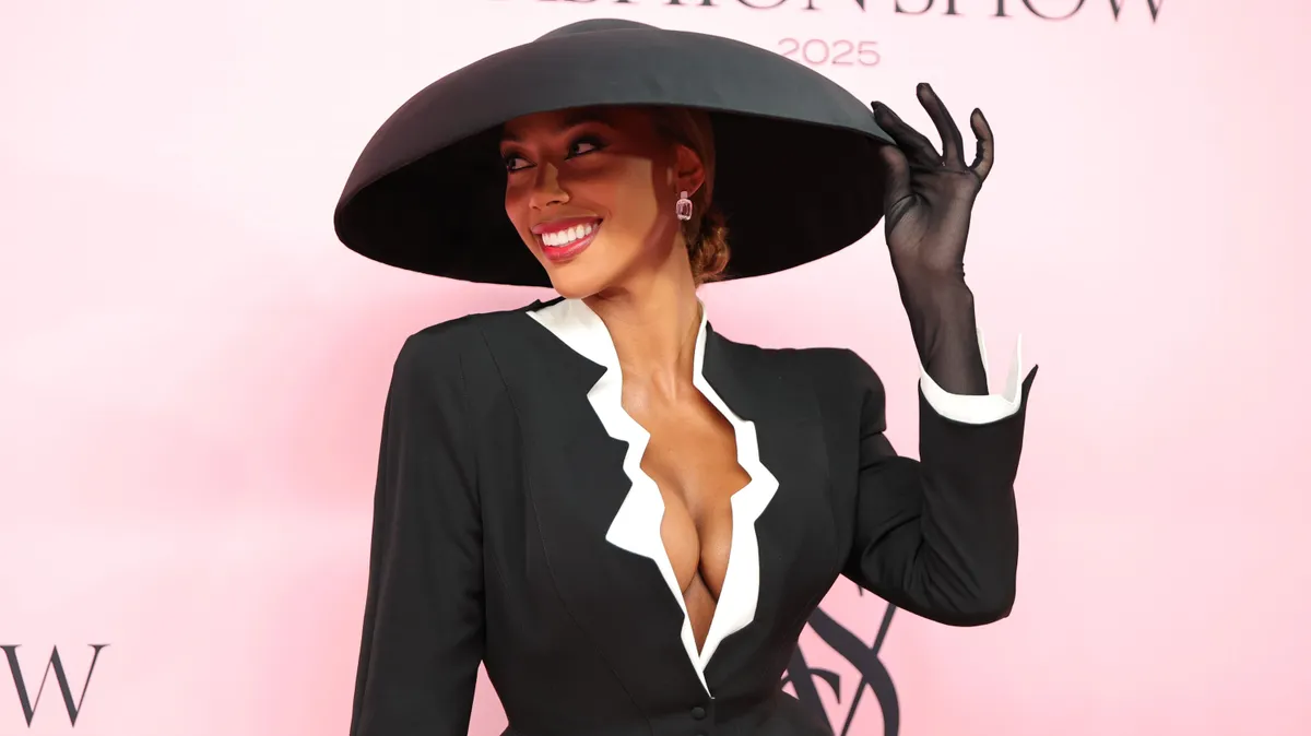 Kysre Gondrezick a Playboy címlapján pózol teljesen meztelenül