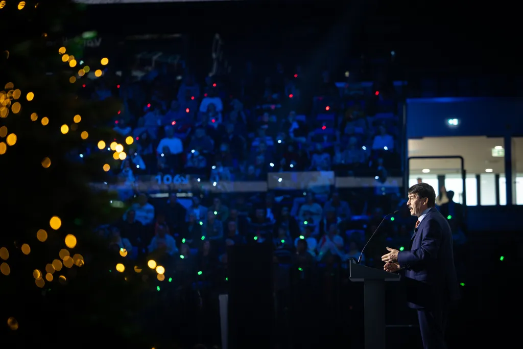 Háborúellenes Gyűlés Szegeden – Orbán Viktor  
 12.20 Szeged 