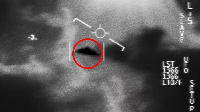 Háromszög alakú UFO bukkant fel a NASA élő közvetítésében
