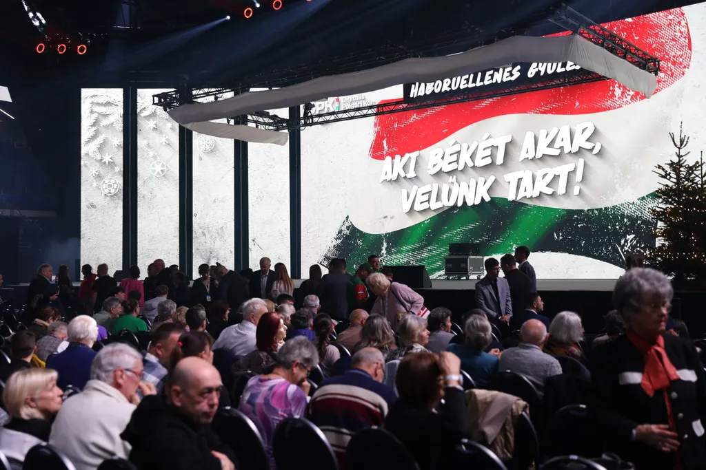 Háborúellenes Gyűlés Szegeden – Orbán Viktor  
 12.20 Szeged 