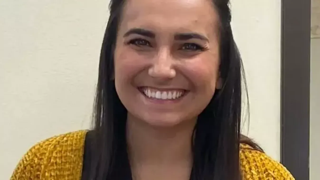 Kattant a bilincs a perverz tanárnőn: kocsija hátsó ülésen csábította el diákját