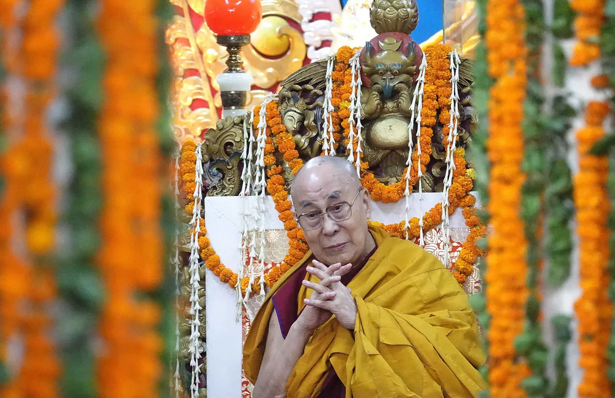 A 14. Dalai Láma, Tendzin Gyaco.