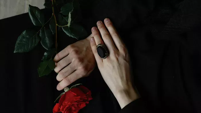 Gyász: fiatalon elhunyt a népszerű rockzenész