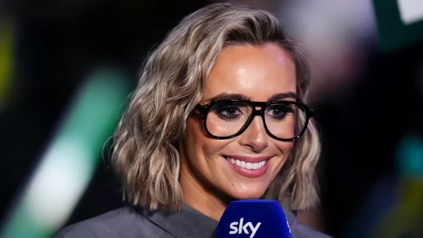 Mindenki róla beszél, a népszerű riporternő őrületet okozott a szexi lábaival