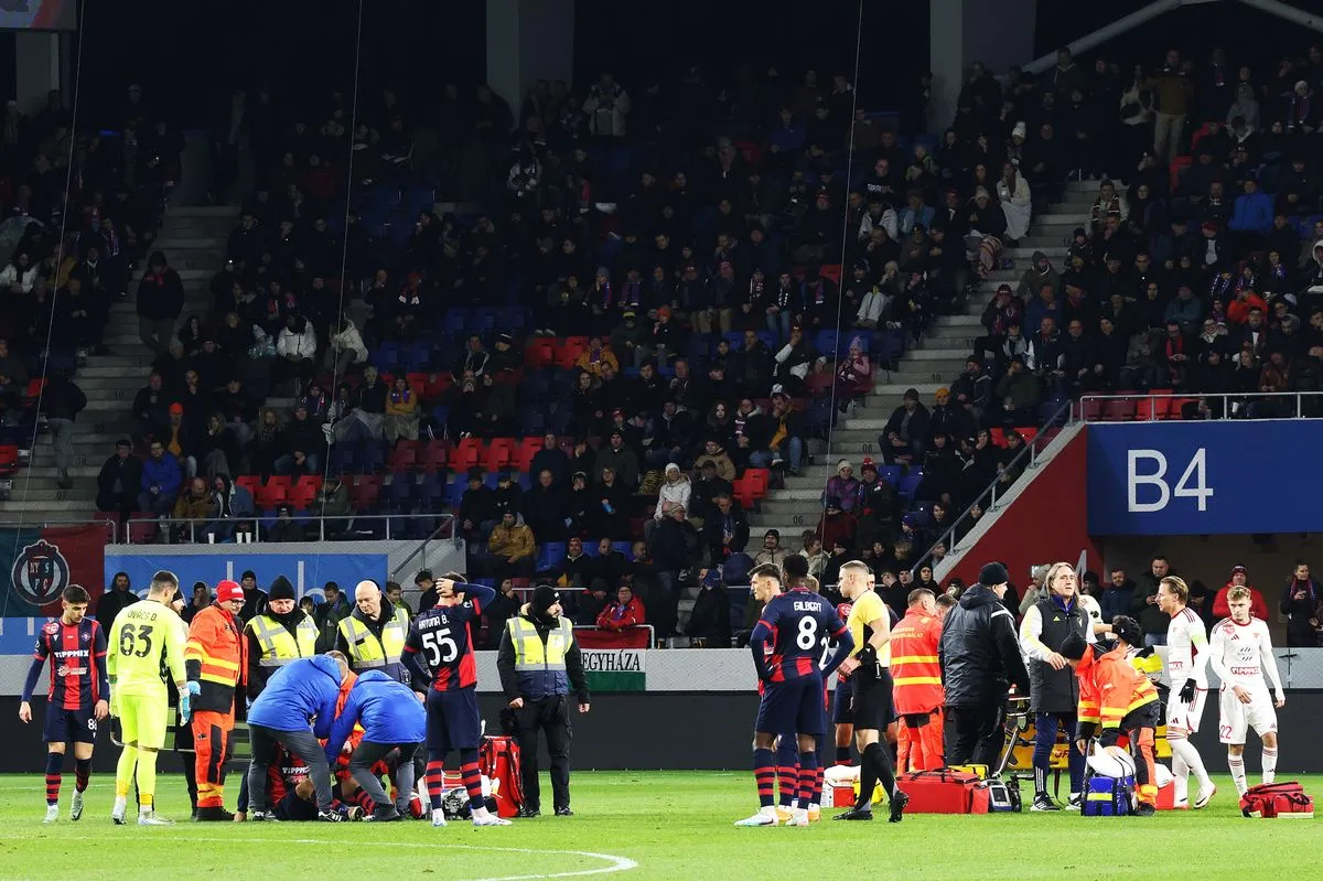 Szűcs Tamást hordágyon vitték le a pályáról