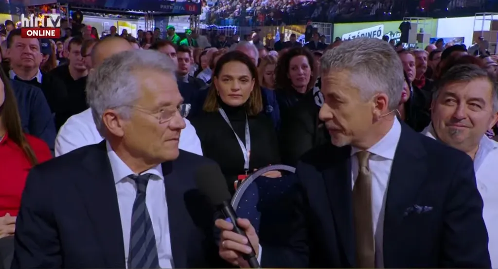 Háborúellenes Gyűlés Szegeden – Orbán Viktor    12.20 Szeged 