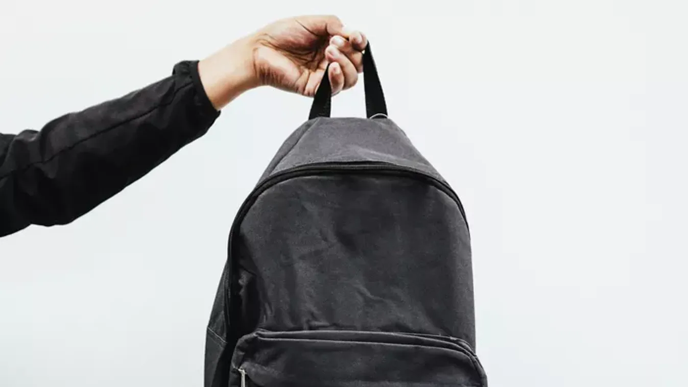 Egy elhagyott hátizsákkal kezdődött: brutális, mi került elő Veszprémben - Videó