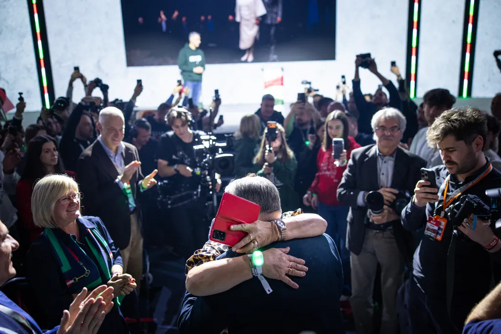 Háborúellenes Gyűlés Szegeden – Orbán Viktor  
 12.20 Szeged 