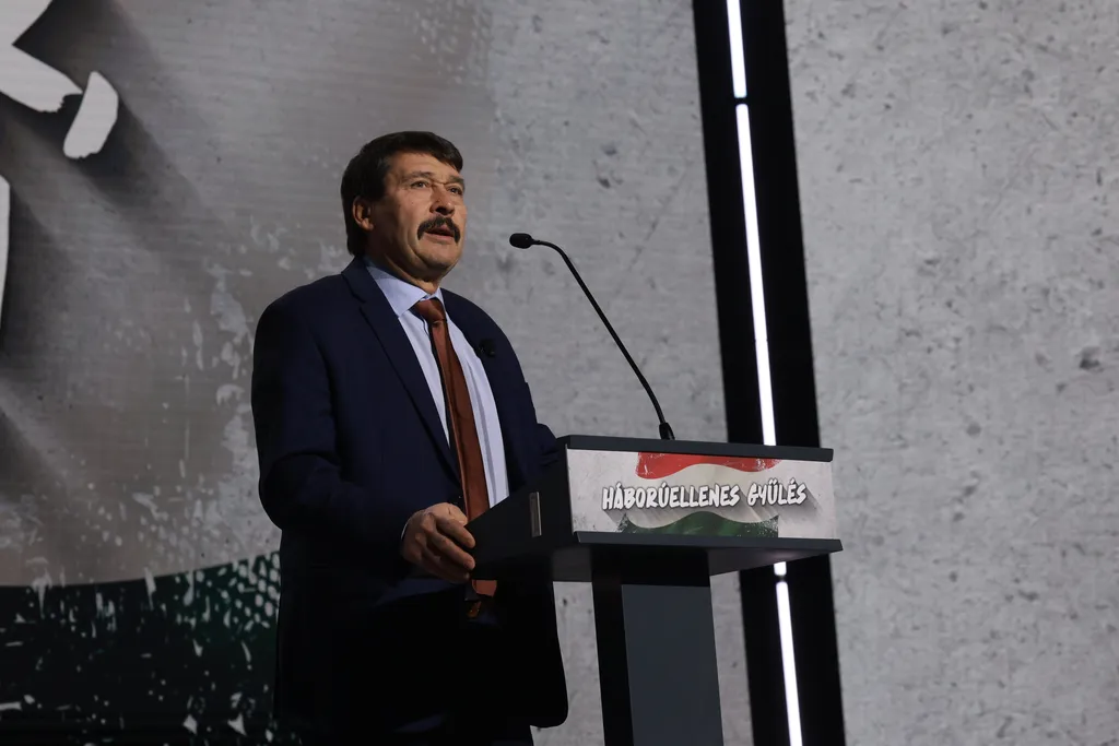 Háborúellenes Gyűlés Szegeden – Orbán Viktor  
 12.20 Szeged 