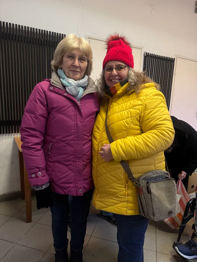 Jótékonyság: Kiss Judit pszichológus (jobbra) és Targoncás Józsefné (balra) összedolgoznak.