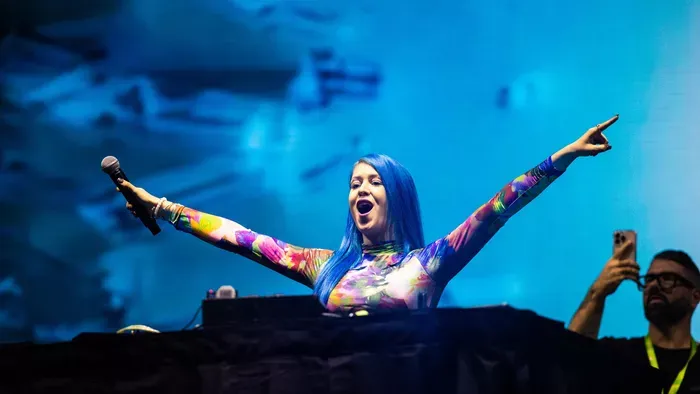 Regán Lili új dalában egy amerikai világsztár énekel!