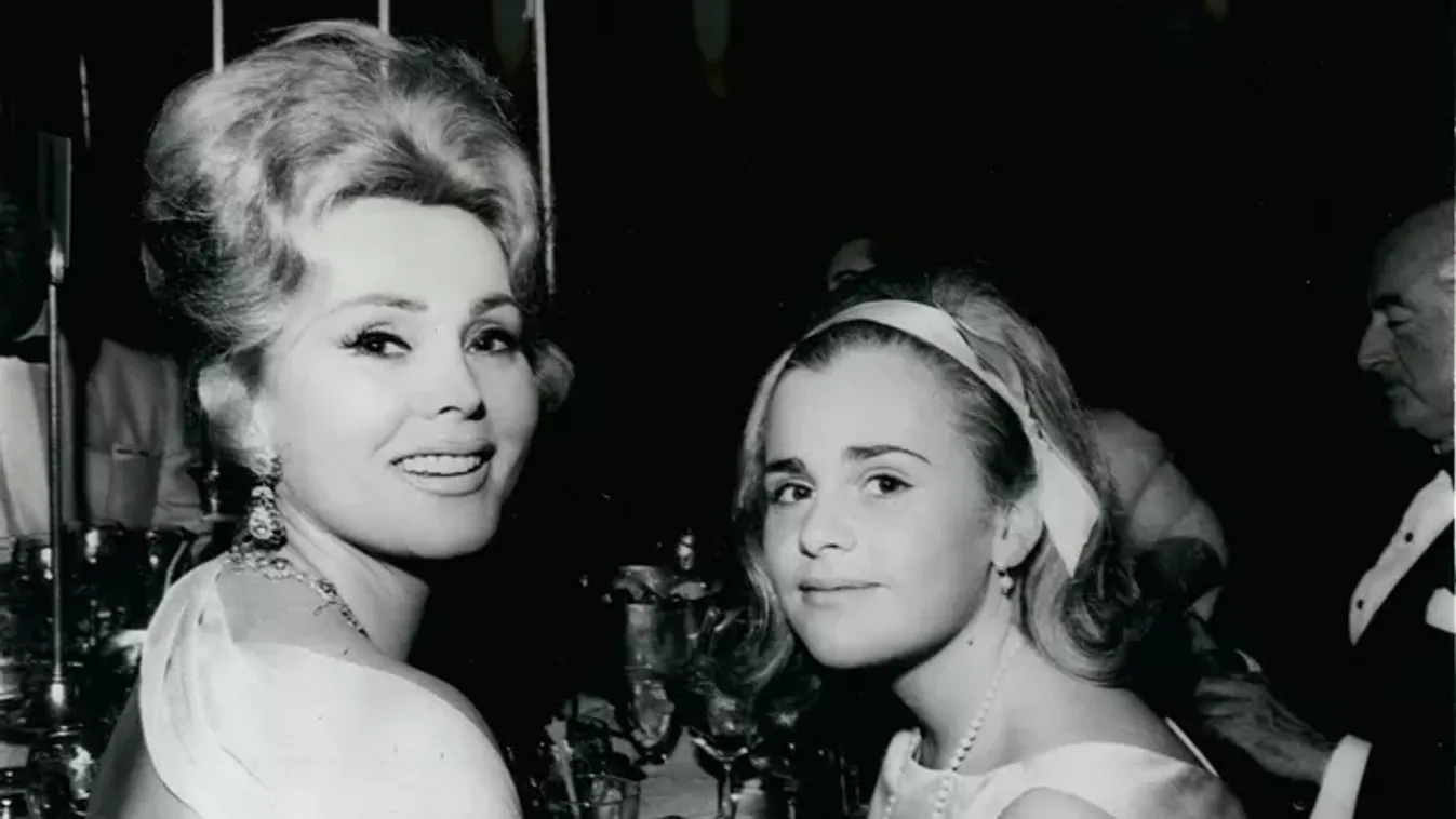 "Micsoda kemény keblek" – ez lett a sorsa Gábor Zsazsa botrányos szobrának – fotó